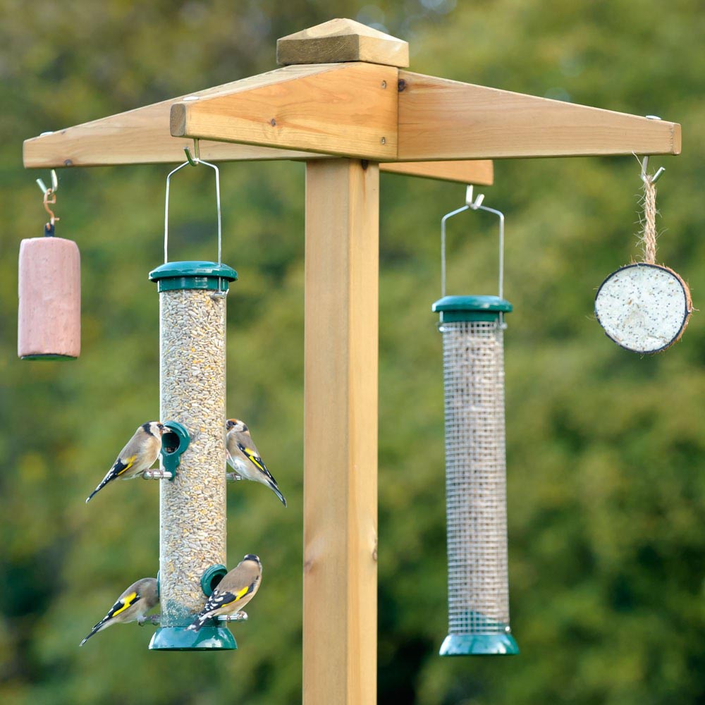 stand-alone-bird-feeders